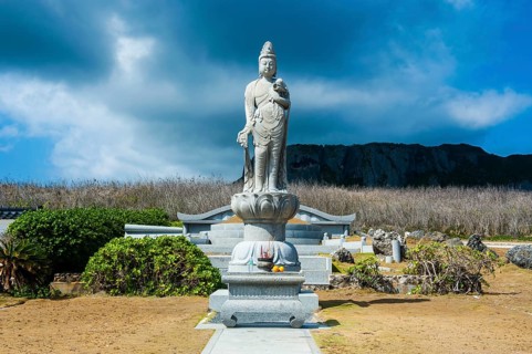 World War II memorial at the Banzai Cliffs