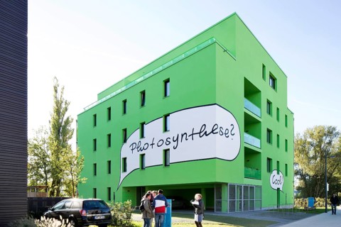 BIQ residential building with photosynthesis facade for the production of energy