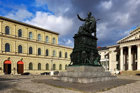 Max Joseph monument