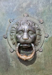 Door knocker at the entrance portal