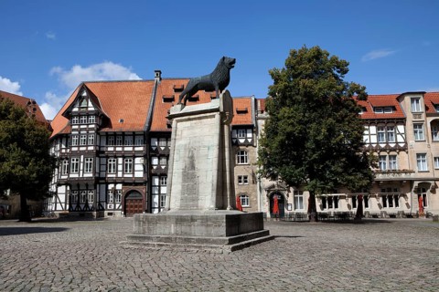 The Veltheimsches Haus and the Huneborstelsches Haus on the Burgplatz square