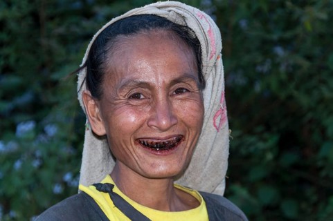 Smiling woman from the Lahu people