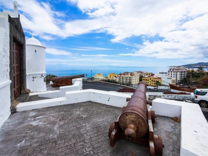 Cannon at the Castillo de la Virgen