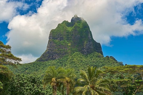 Mont Tohiea volcano
