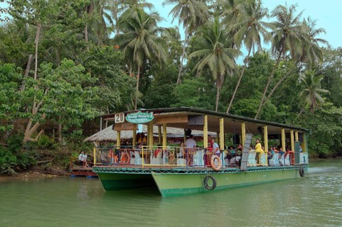 Pleasure boat on the River Loboc