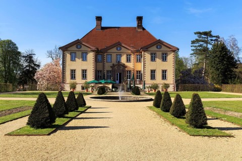 Schieder Castle and castle grounds
