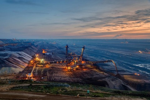Stacker in the Garzweiler open pit in the blue hour