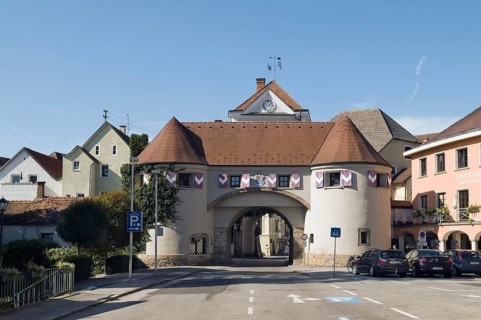 Linzer gate from 1430