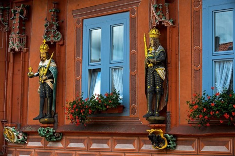 Wooden sculpture German Emperor with crown