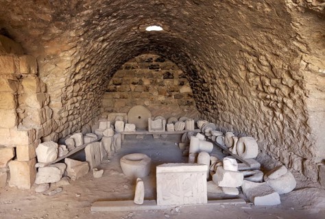 Vault with rock fragments
