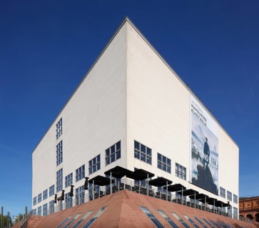 Gallery of the Present