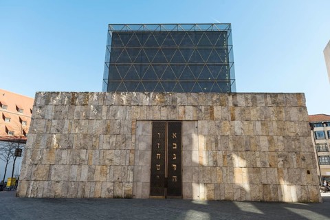 Ohel Jakob synagogue