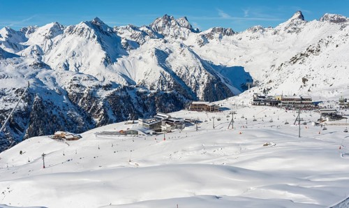 Winter sports center Silvretta Arena