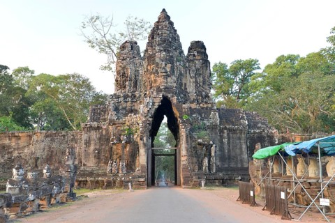 Entrance gate