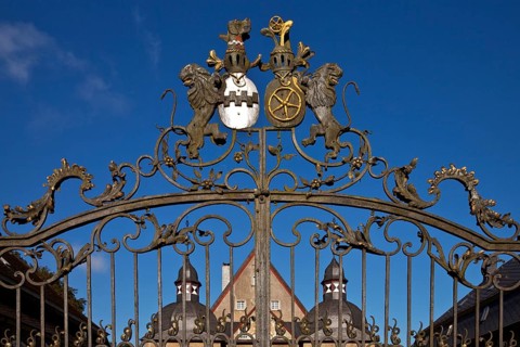 Entrance gate of Schloss Neuenhof castle