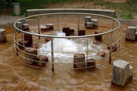 Cold water geyser Wallender Born erupting