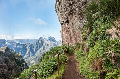 View of the mountains at Pico do Arieiro