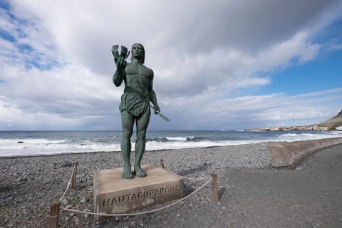 Hautacuperche monument in La Puntilla