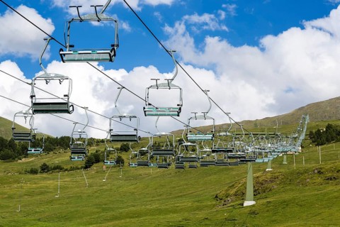Chairlift on the Pla de Beret plateau