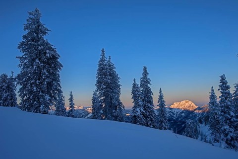 Sunrise at Kasberg with a view on Traunstein