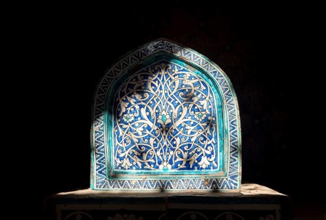 Tiled tomb at Mausoleum of Makhmud Pakhlavan