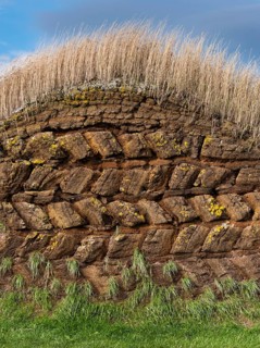 Wall made of peat