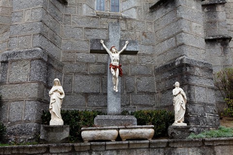 Wayside cross