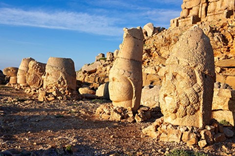Broken statues around the tomb of Commagene King Antiochius