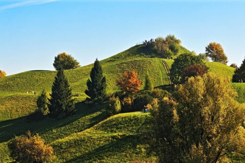 Olympiaberg hill with tourists
