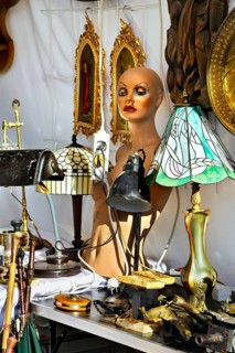 Mannequin and lamps at the Auer Dult annual market