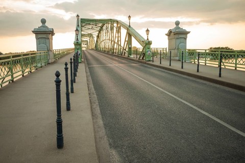 Maria Valeria bridge