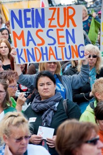 Poster 'Nein zur Massenkindhaltung'