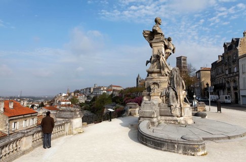 Sadi Carnot monument