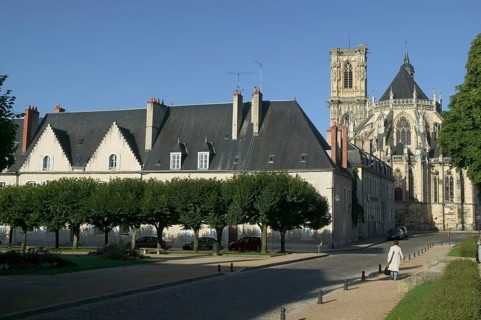 Saint-Cyr-et-Sainte-Juliette cathedral