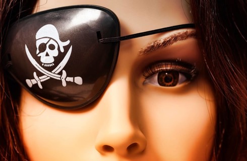 Shop-window mannequin wearing an eye patch