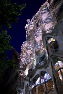 Casa Batllo at night