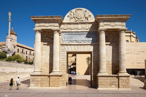 Puerta del Puente bridge gate