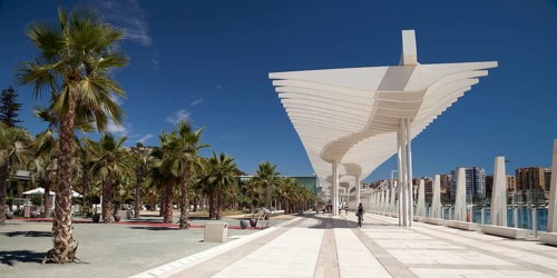 Covered promenade of El Palmeral de las Sorpresas at the port