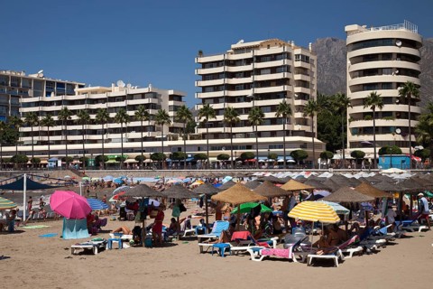 Hotels and apartment houses behind the beach