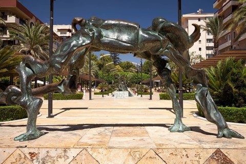 Dali sculpture in the Avenida del Mar