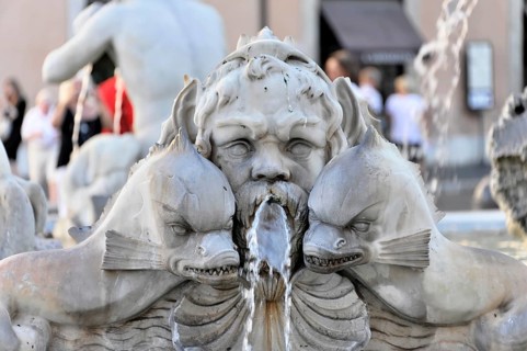 Fountain figure