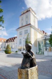 Bronze sculpture by Helmut Bourger