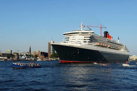 RMS Queen Mary 2 during Hamburg Cruise Days