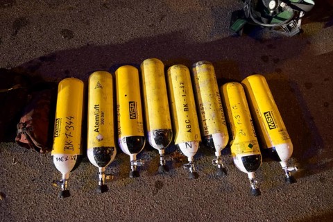 Oxygen tanks for the compressed air breathing apparatuses