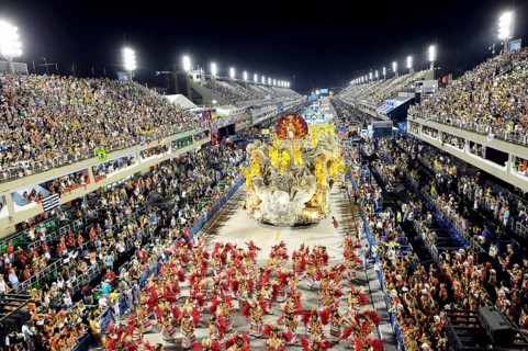 Parade of the samba school Inocentes de Belford Rocho