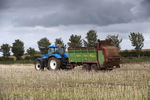 Tractor with muckspeader