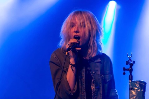 Sophie Diggelmann from the Swiss women's rock band Velvet Two Stripes performing live in the Schueuer concert hall