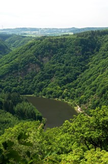 One arm of the big loop of the Saar river near Mettlach