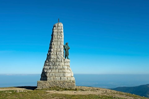 Memorial dedicated to the Diables Bleus