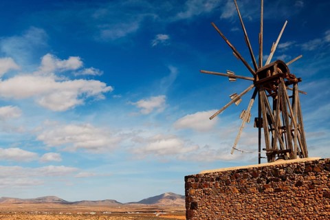 Windmill in Valles de Ortega